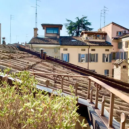 Niki O. Apartment Parma