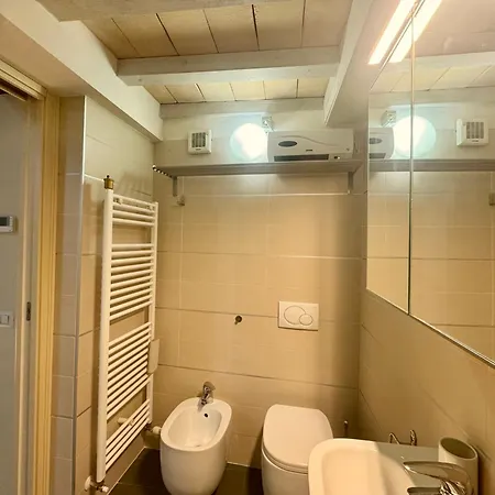 Niki O. Appartement Parme