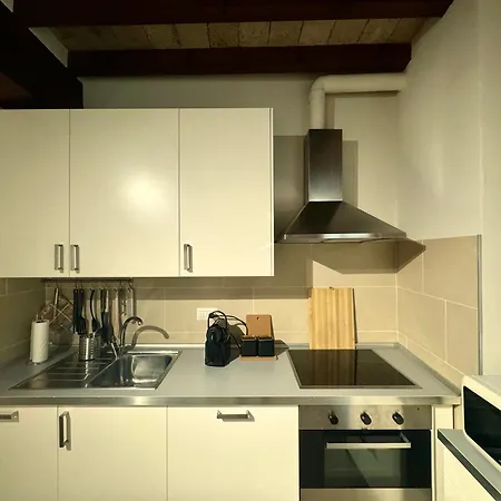 Niki O. Apartment *